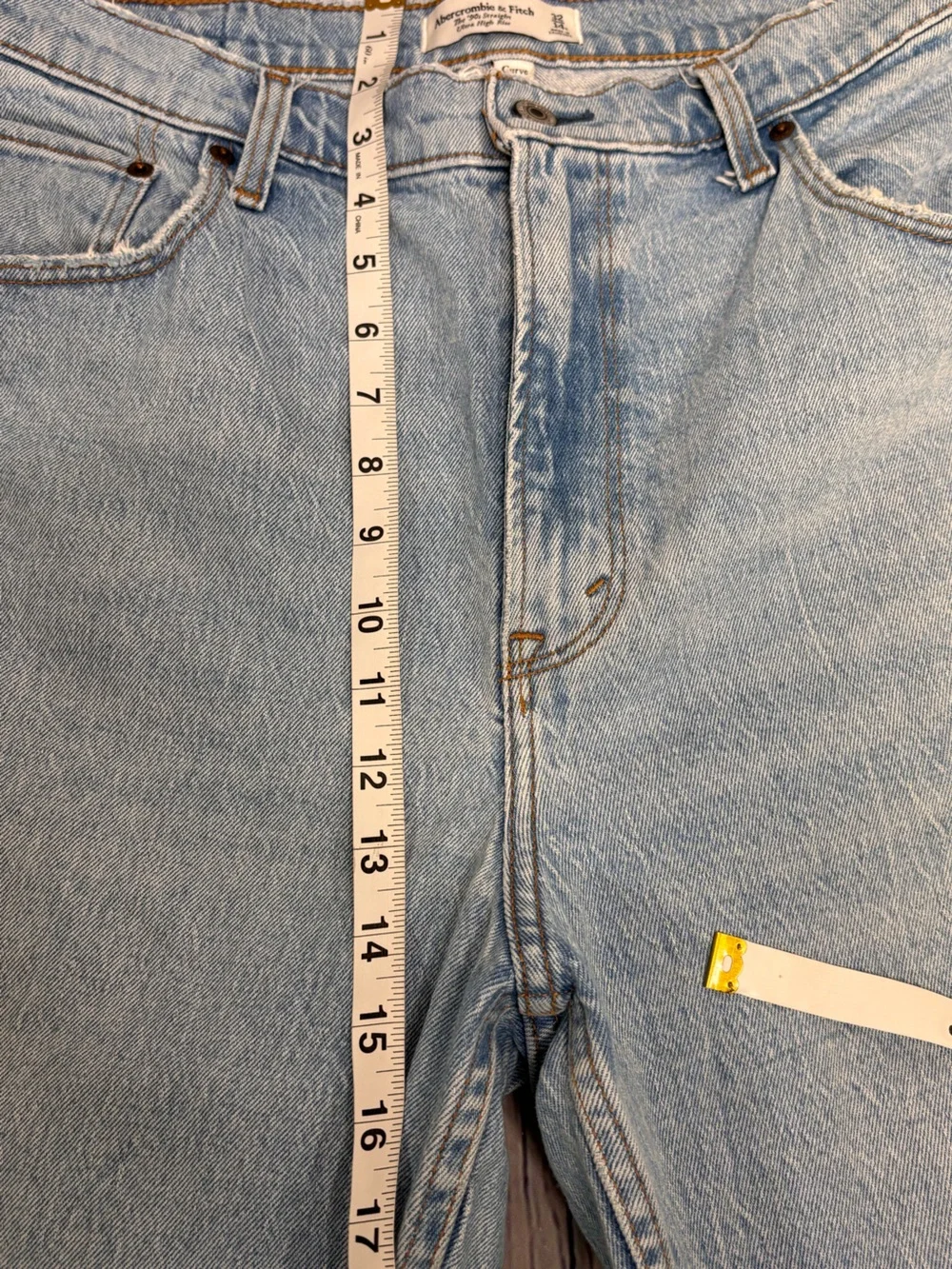 Abercrombie Curve Love Classic Boho High Rise 90s Relaxed Light Wash Jeans 32/14
